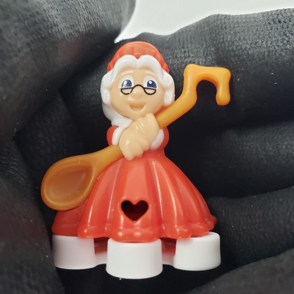 Kinder Joy Mrs Claus Christmas Toy Figures Set of 3 - Picture 11 of 14